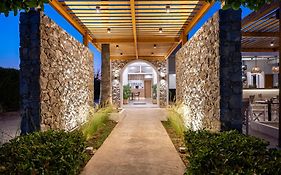 Cirillo Family Hotel-Christinas Studios